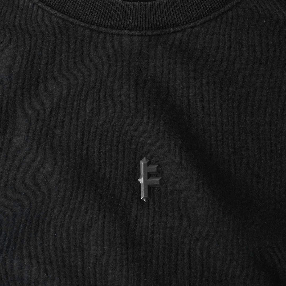 Former Metal F Crew Neck - Black