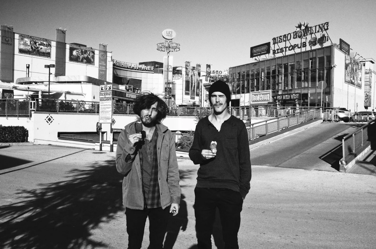 FRIES TAILLIEU is touring his new Globe Colorway