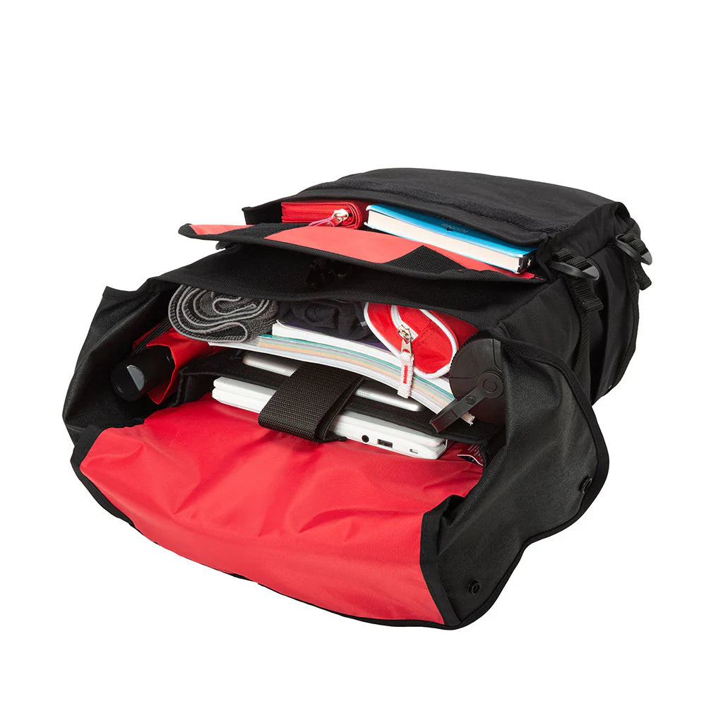 Manhattan Portage Silvercup Backpack Black — lifestyle