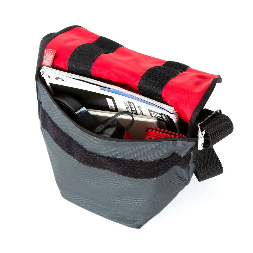 Manhattan Portage Vintage Messenger Bag (Sm) Grey — side view