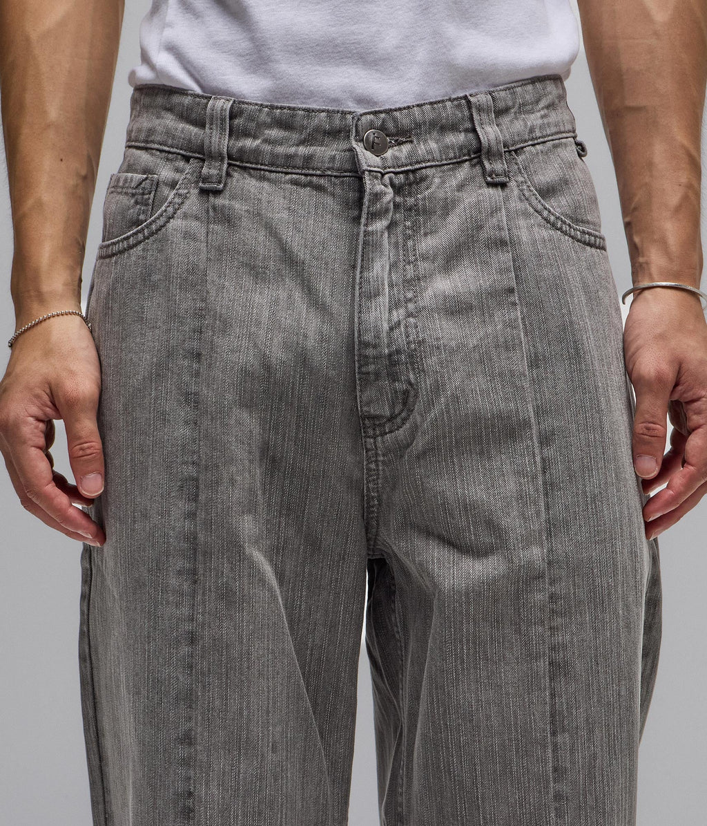 Former Distend Seam Jean - Washed Grey - on model