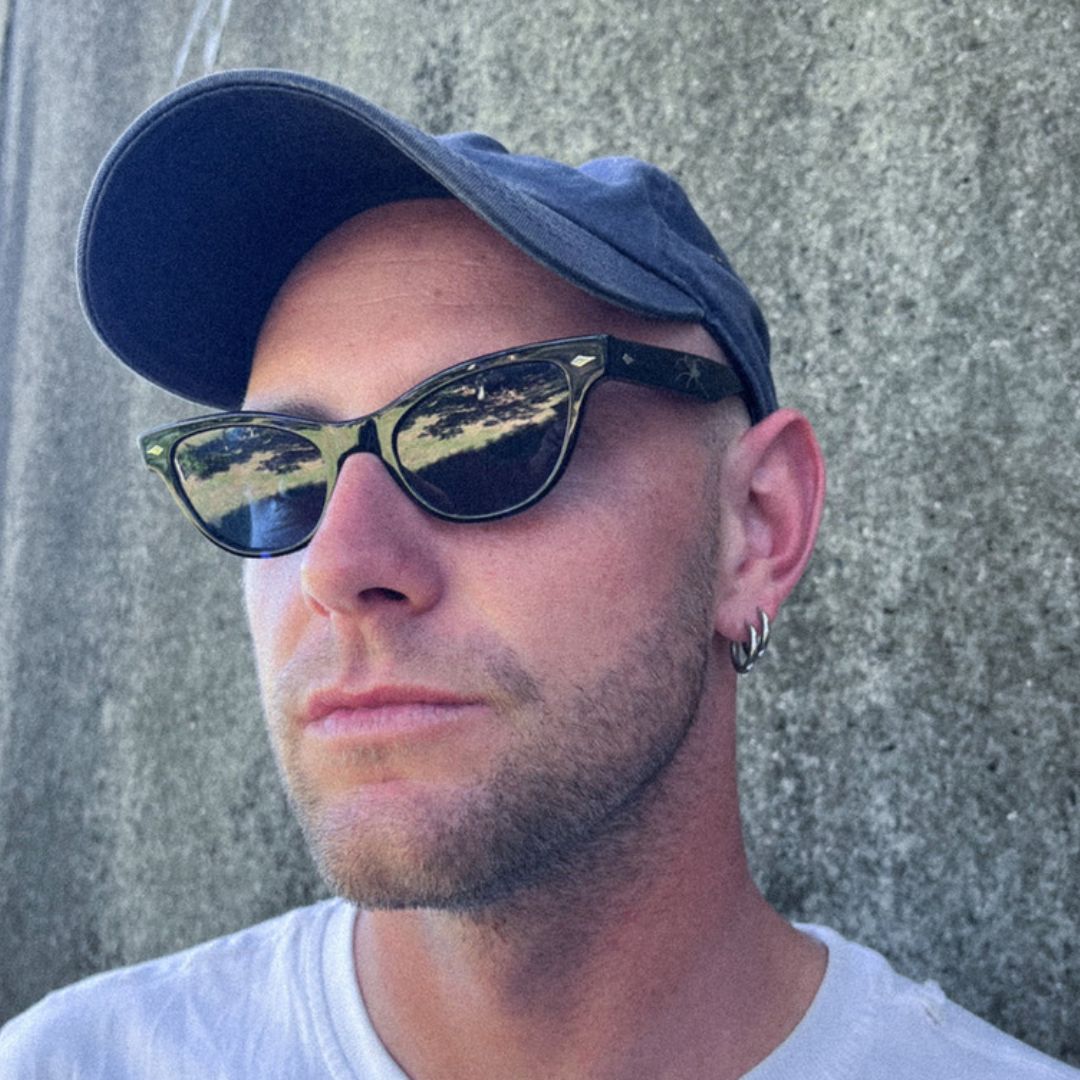 Epøkhe Veil Sunglasses - Blue Tortoise Polished / Blue