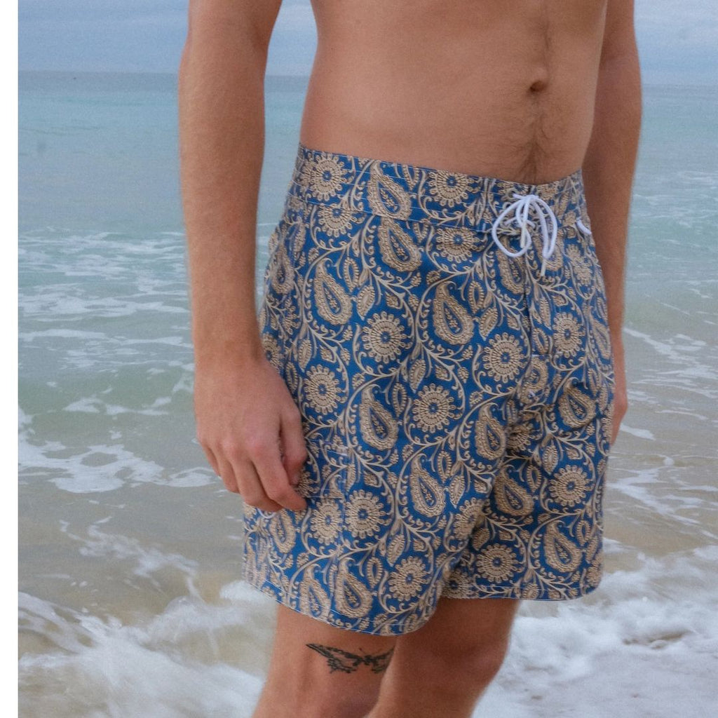 La Reina Mid Paisley Boardshort — detail view
