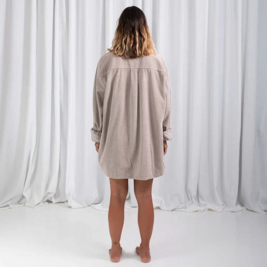 Latitud Fuego Corduroy Long Sleeve Shirt Jacket Topo — lifestyle shot