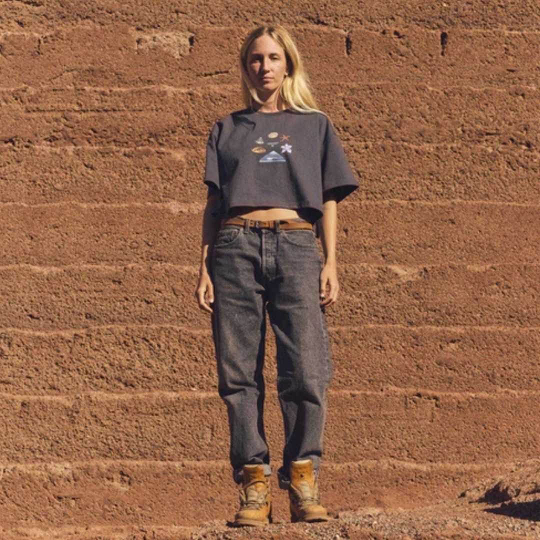 Latitud Fuego Womens Eruption Cropped T-Shirt Anthracite — detail view