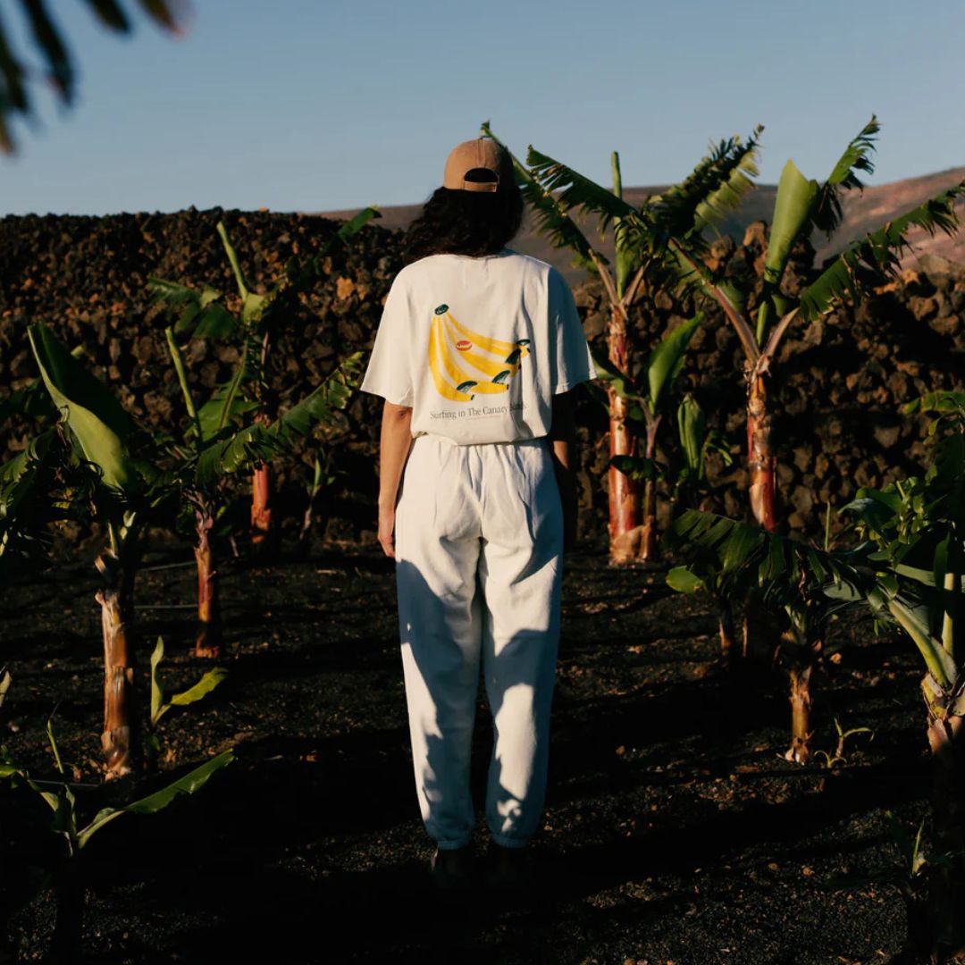 Latitud Fuego Platanos T-Shirt Ecru — lifestyle shot