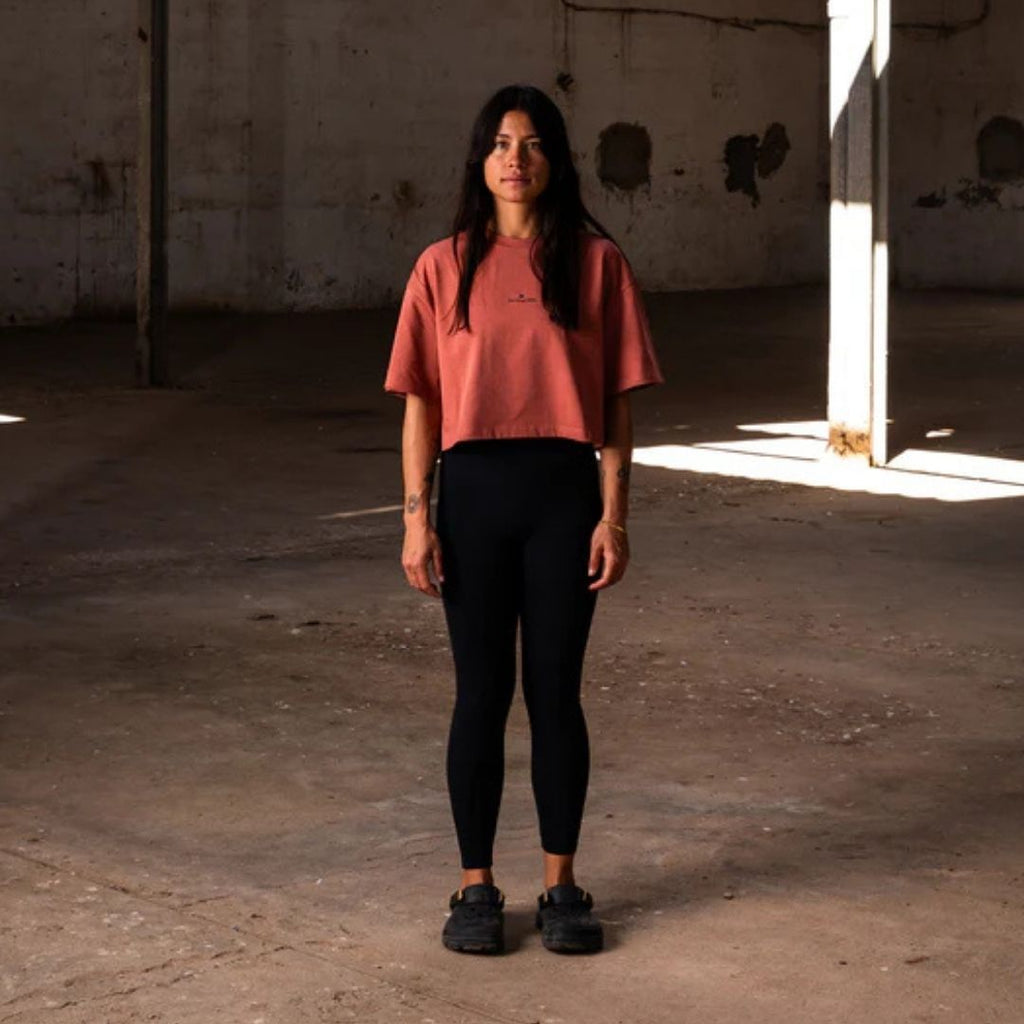 Latitud Fuego Wms Never Enough Cropped T-Shirt Aragon — lifestyle shot