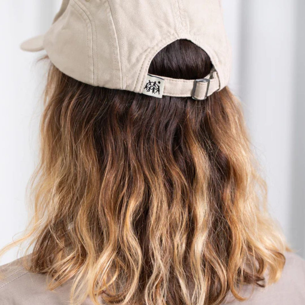Latitud Fuego World Cap Beige — back view