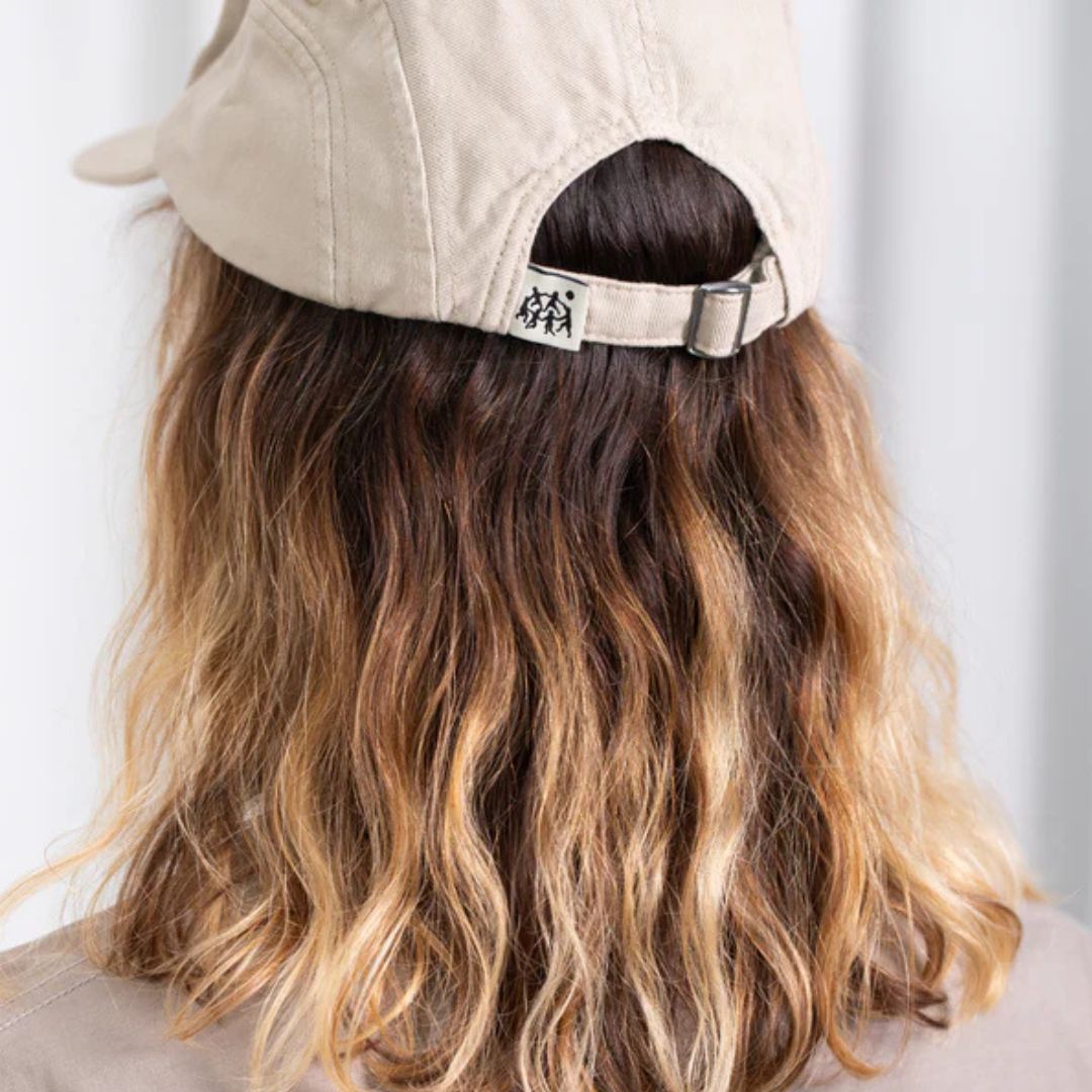Latitud Fuego World Cap Beige — back view