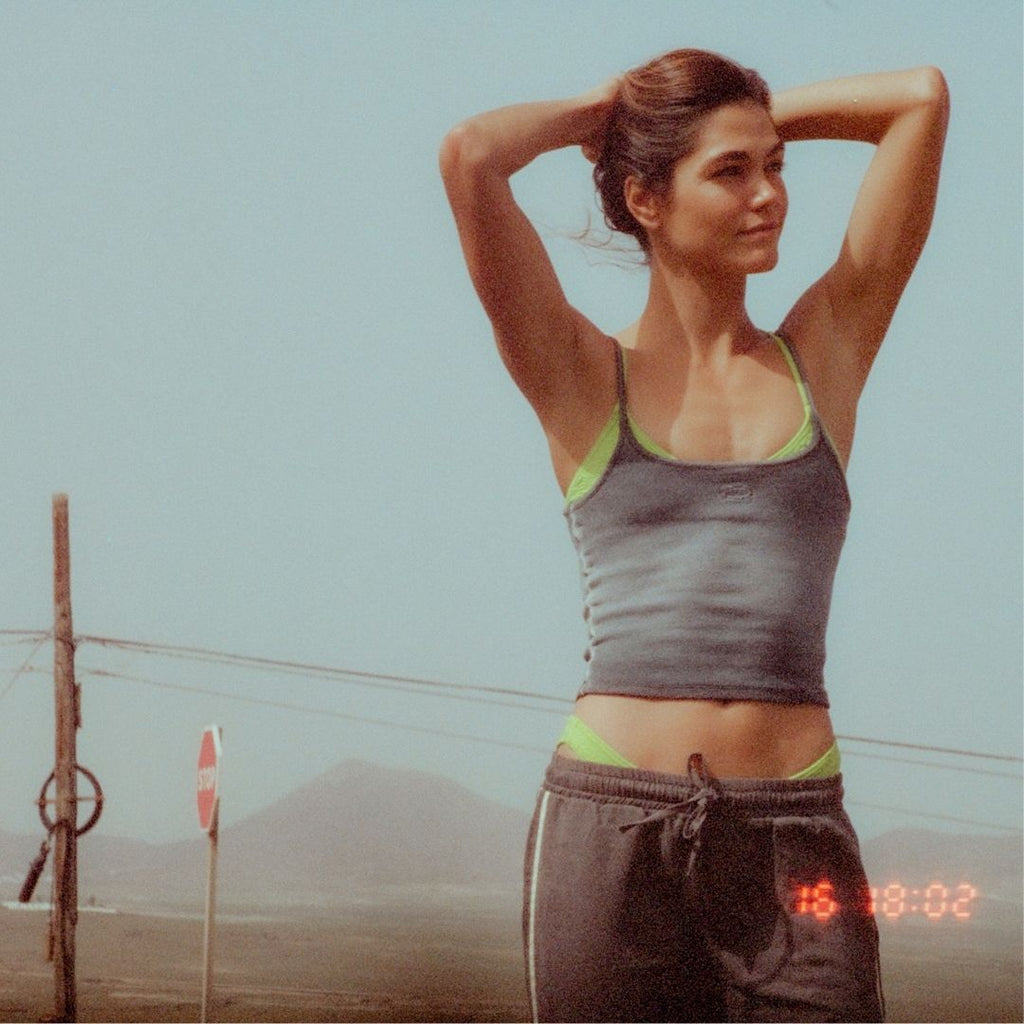 Pukas 90's Spray Tank Bottle Green — lifestyle shot 2