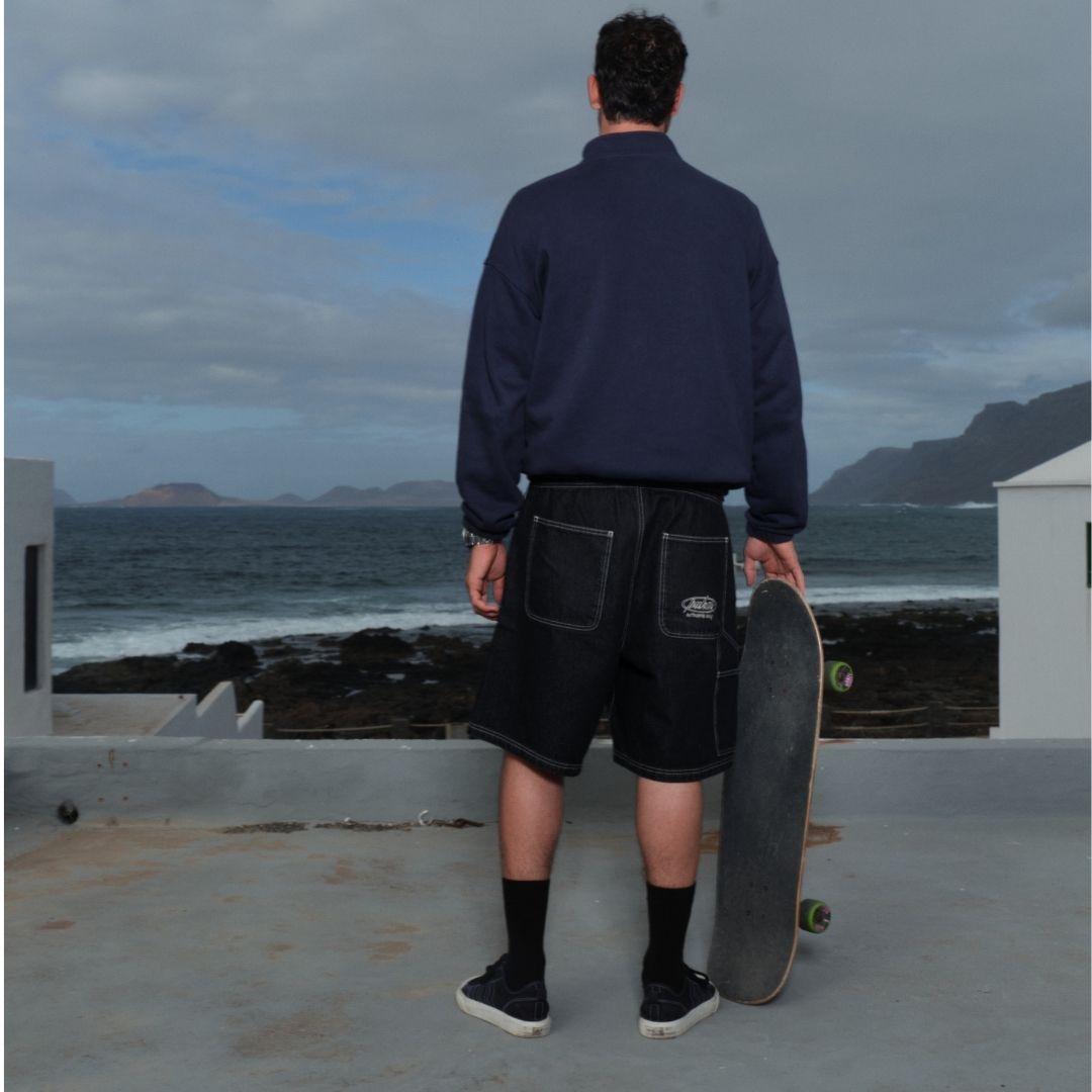 Pukas Denim Walkshort Washed Black — detail view